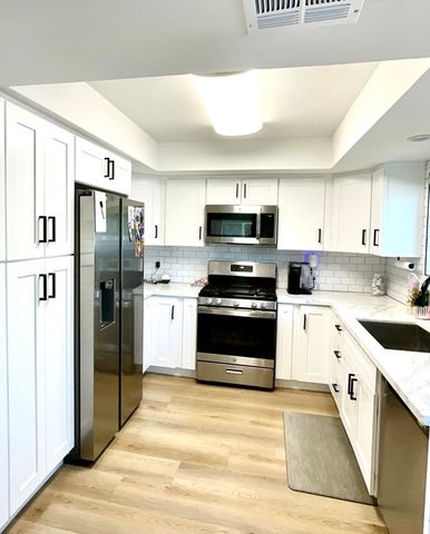 10649 Willowbrae Avenue, Chatsworth (los Angeles), CA 91311