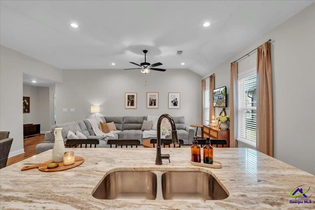 137 Red Tail Circle, Byron, GA 31008