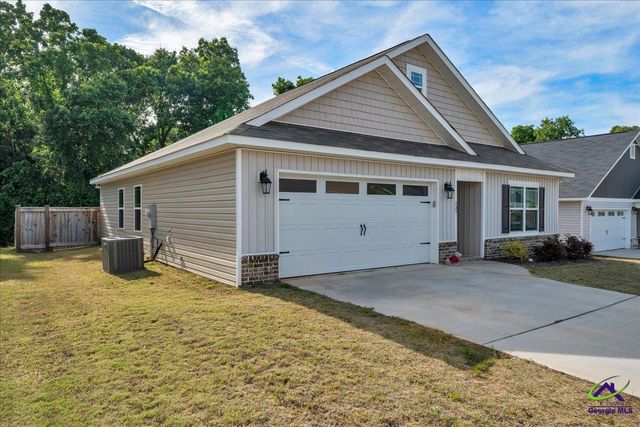 137 Red Tail Circle, Byron, GA 31008