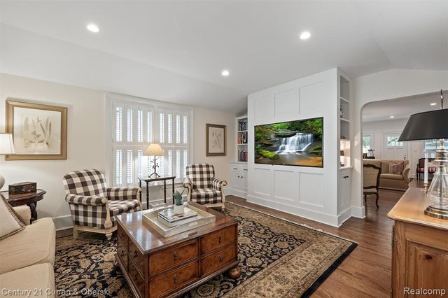 552 W Dunlap St, Northville, MI 48167