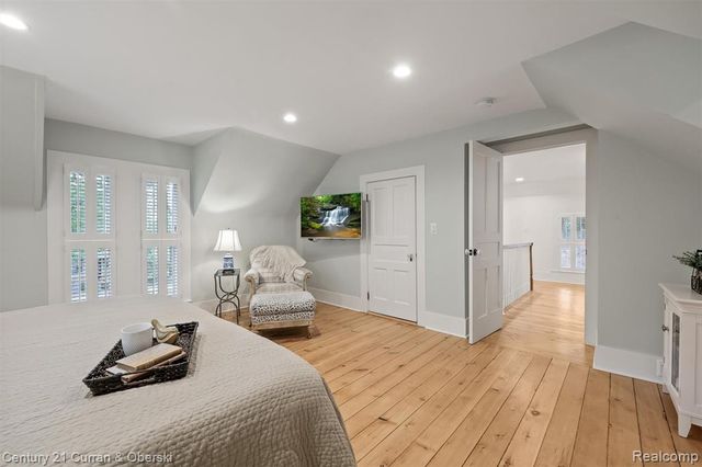 552 W Dunlap St, Northville, MI 48167