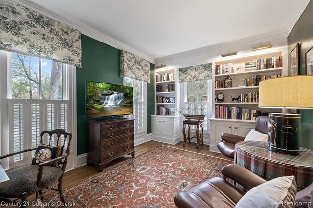 552 W Dunlap St, Northville, MI 48167