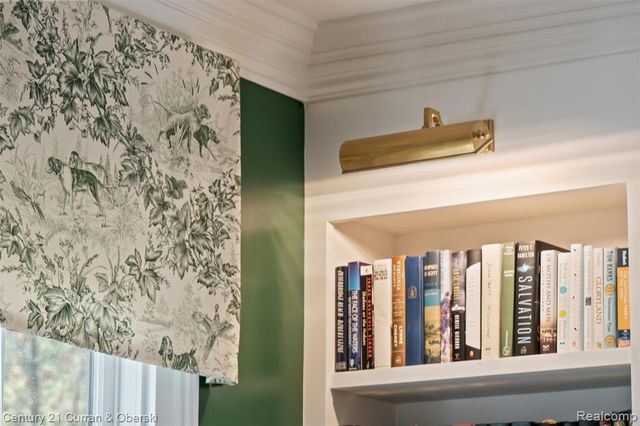 552 W Dunlap St, Northville, MI 48167