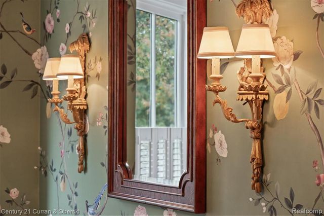 552 W Dunlap St, Northville, MI 48167