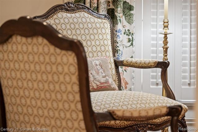 552 W Dunlap St, Northville, MI 48167