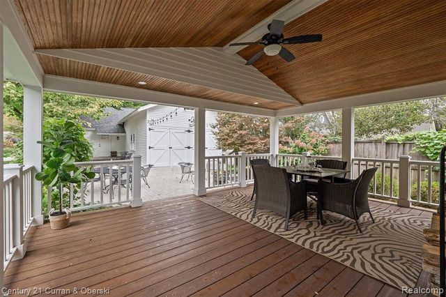 552 W Dunlap St, Northville, MI 48167