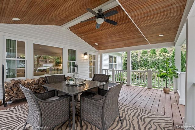 552 W Dunlap St, Northville, MI 48167