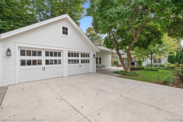 552 W Dunlap St, Northville, MI 48167