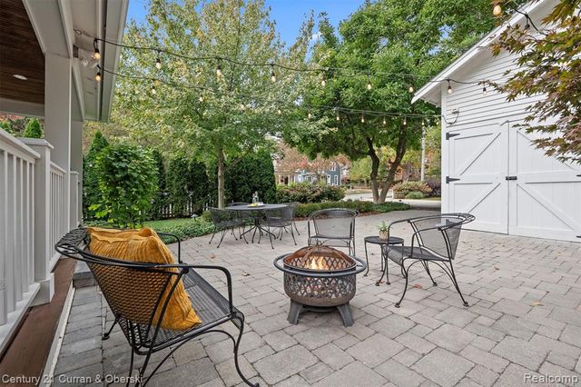 552 W Dunlap St, Northville, MI 48167