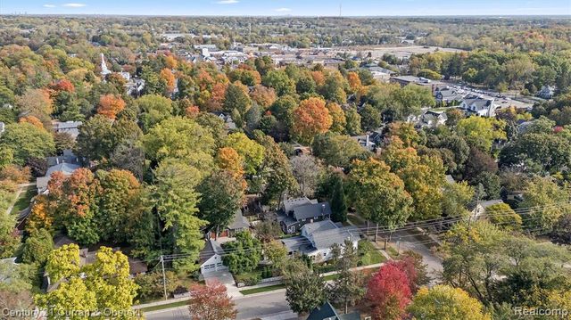 552 W Dunlap St, Northville, MI 48167