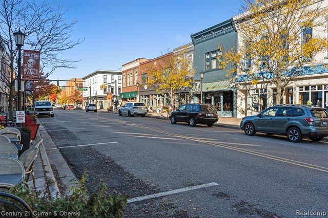 552 W Dunlap St, Northville, MI 48167