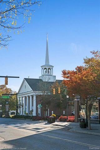 552 W Dunlap St, Northville, MI 48167