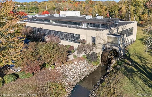 552 W Dunlap St, Northville, MI 48167