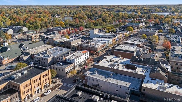 552 W Dunlap St, Northville, MI 48167