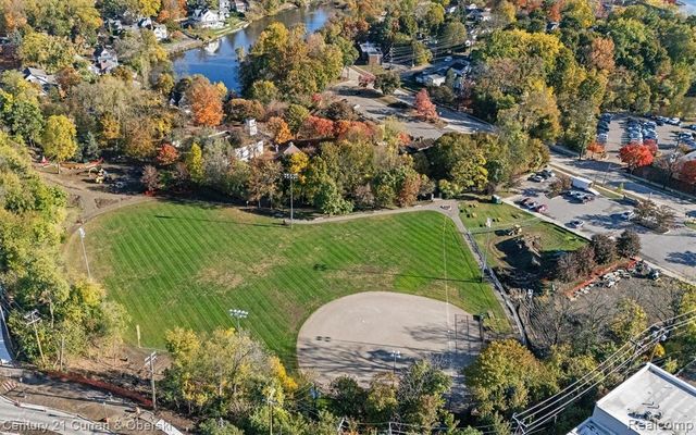 552 W Dunlap St, Northville, MI 48167