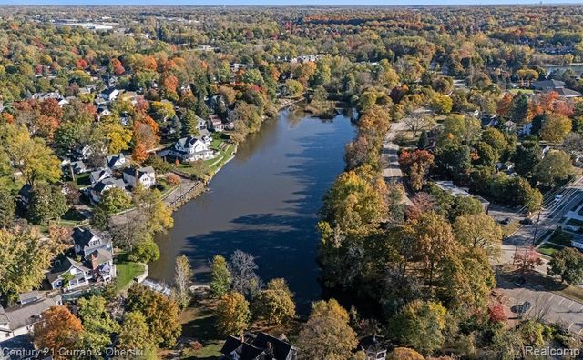 552 W Dunlap St, Northville, MI 48167