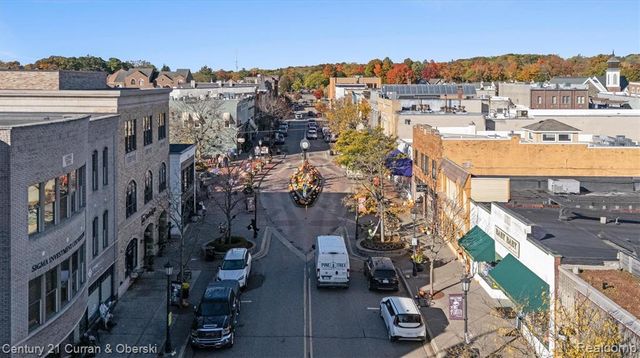 552 W Dunlap St, Northville, MI 48167