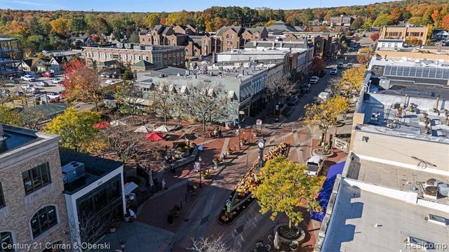 552 W Dunlap St, Northville, MI 48167