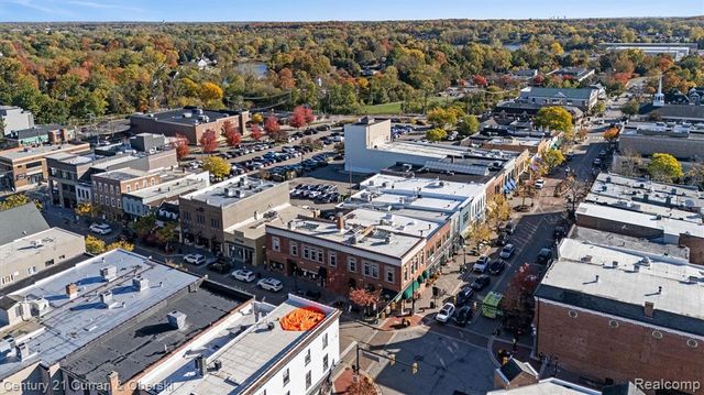 552 W Dunlap St, Northville, MI 48167