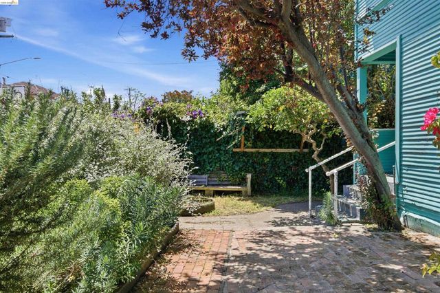 3202 Shattuck Ave, Berkeley, CA 94705