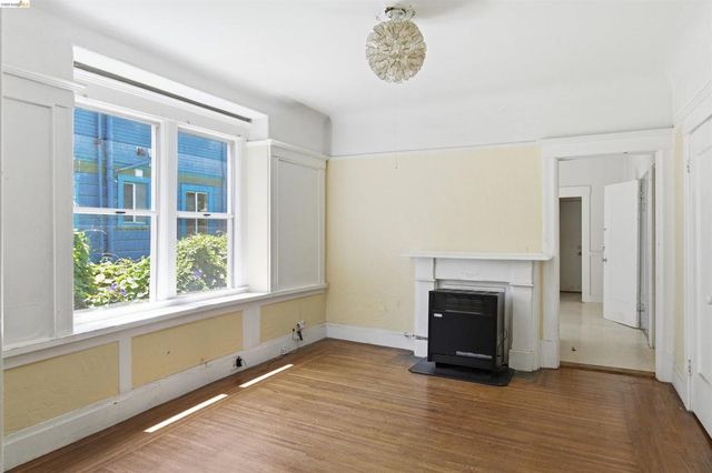 3202 Shattuck Ave, Berkeley, CA 94705