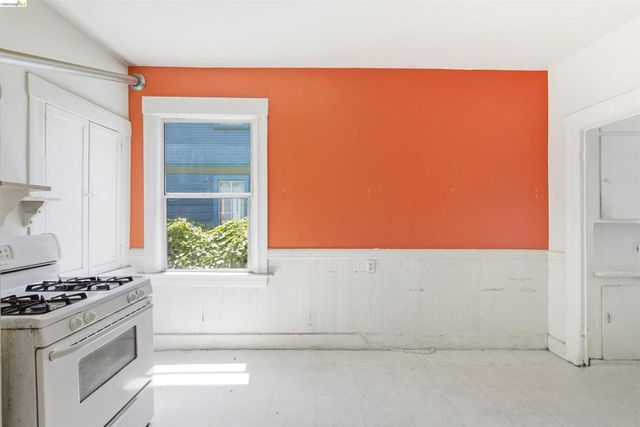 3202 Shattuck Ave, Berkeley, CA 94705