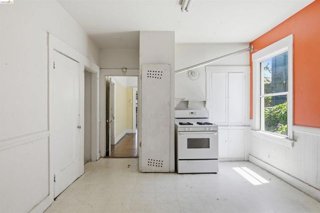 3202 Shattuck Ave, Berkeley, CA 94705