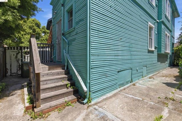 3202 Shattuck Ave, Berkeley, CA 94705