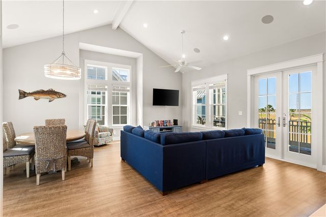 200 Sunset Ave, Port Aransas, TX 78373