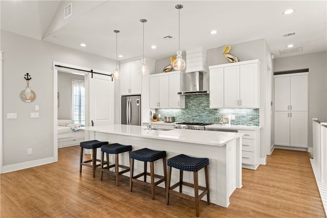 200 Sunset Ave, Port Aransas, TX 78373