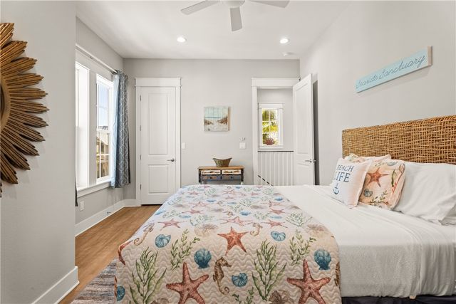 200 Sunset Ave, Port Aransas, TX 78373