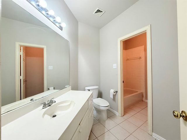 536 Pinnacle Drive, Cedar Hill, TX 75104