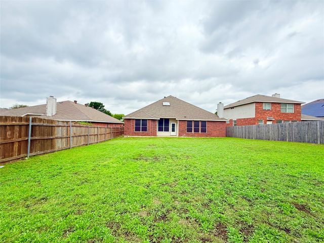 536 Pinnacle Drive, Cedar Hill, TX 75104
