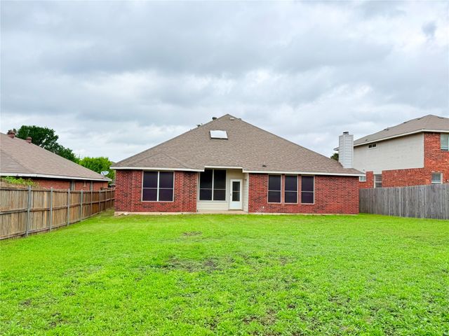 536 Pinnacle Drive, Cedar Hill, TX 75104