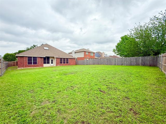 536 Pinnacle Drive, Cedar Hill, TX 75104