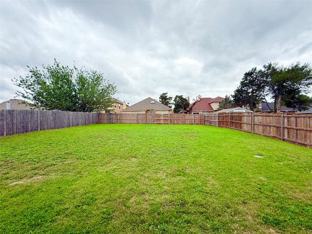 536 Pinnacle Drive, Cedar Hill, TX 75104