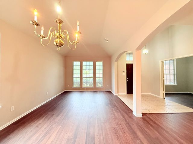 536 Pinnacle Drive, Cedar Hill, TX 75104
