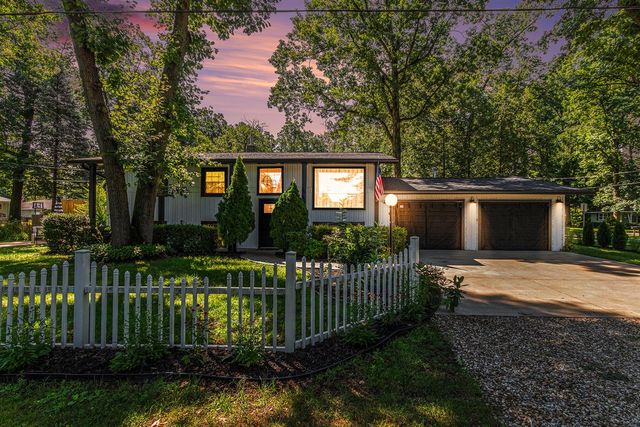 819 W Michigan Street, New Buffalo, MI 49117