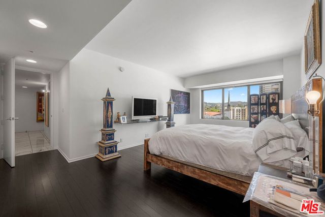 10520 Wilshire Boulevard 802, Los Angeles, CA 90024