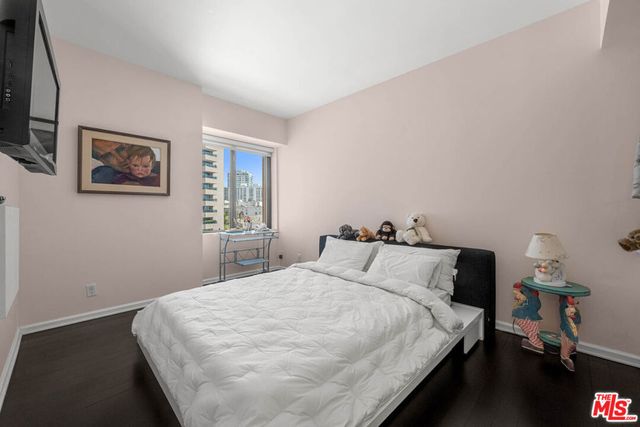 10520 Wilshire Boulevard 802, Los Angeles, CA 90024