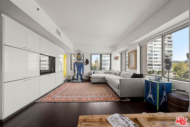 10520 Wilshire Boulevard 802, Los Angeles, CA 90024