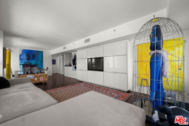 10520 Wilshire Boulevard 802, Los Angeles, CA 90024