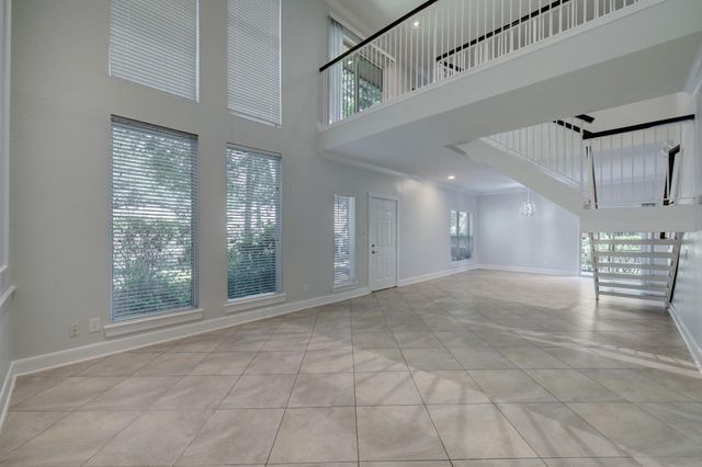 1115 Augusta Drive 29, Houston, TX 77057