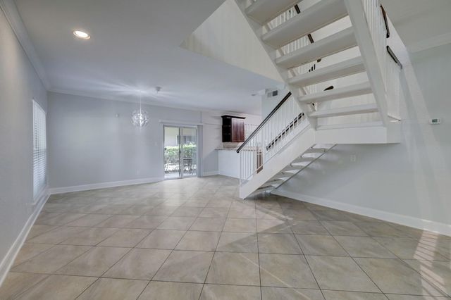 1115 Augusta Drive 29, Houston, TX 77057