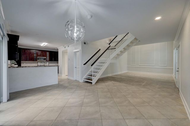 1115 Augusta Drive 29, Houston, TX 77057