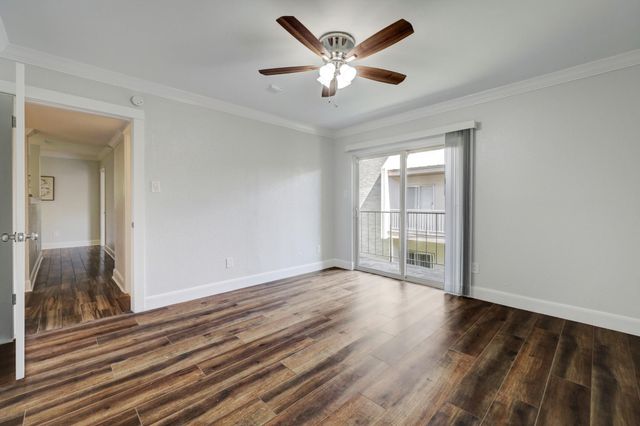 1115 Augusta Drive 29, Houston, TX 77057