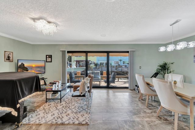 732 NE 12th Terrace 6, Boynton Beach, FL 33435