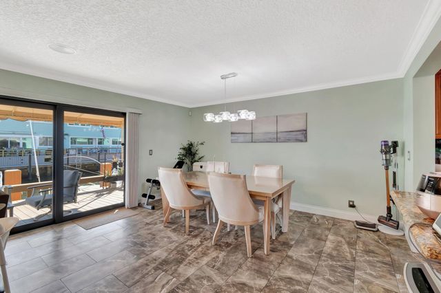 732 NE 12th Terrace 6, Boynton Beach, FL 33435