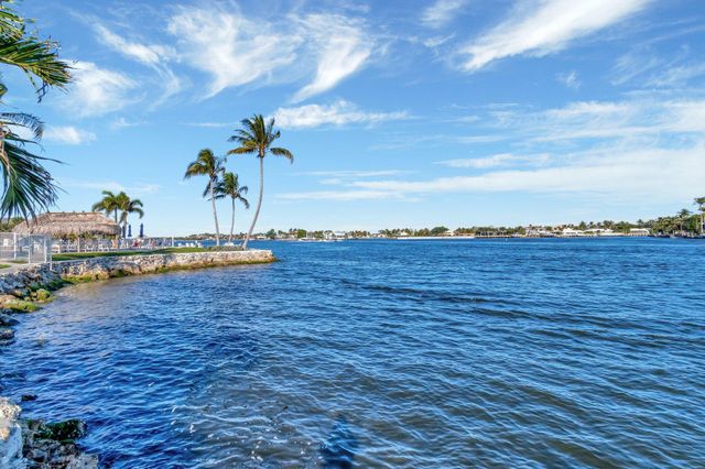 732 NE 12th Terrace 6, Boynton Beach, FL 33435