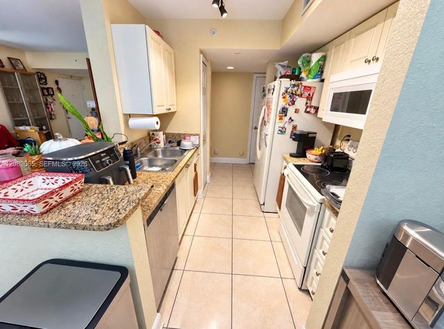 20930 SW 87th Avenue 207, Cutler Bay, FL 33189